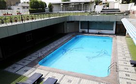 Dee Marks Airport Hotel&Resorts
